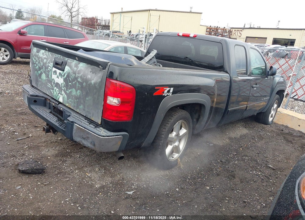 2008 CHEVROLET SILVERADO 1500 LT1 VIN: 1GCEK19008Z313890