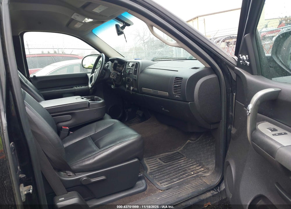 2008 CHEVROLET SILVERADO 1500 LT1 VIN: 1GCEK19008Z313890