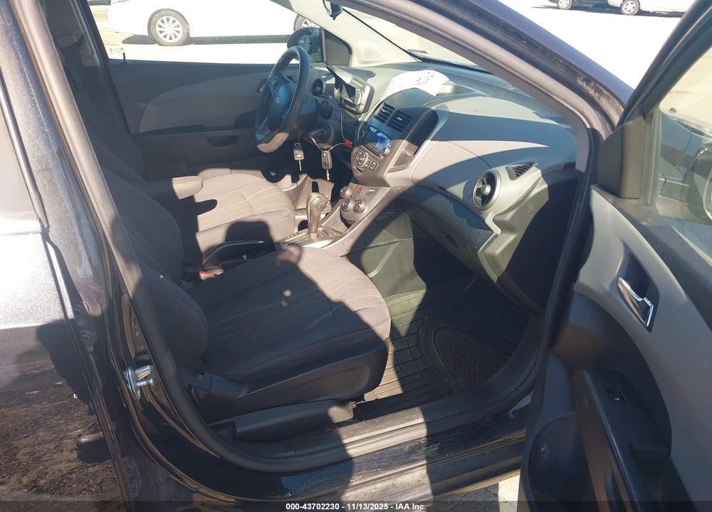 2014 CHEVROLET SONIC VIN: 1G1JC5SH5E4205320