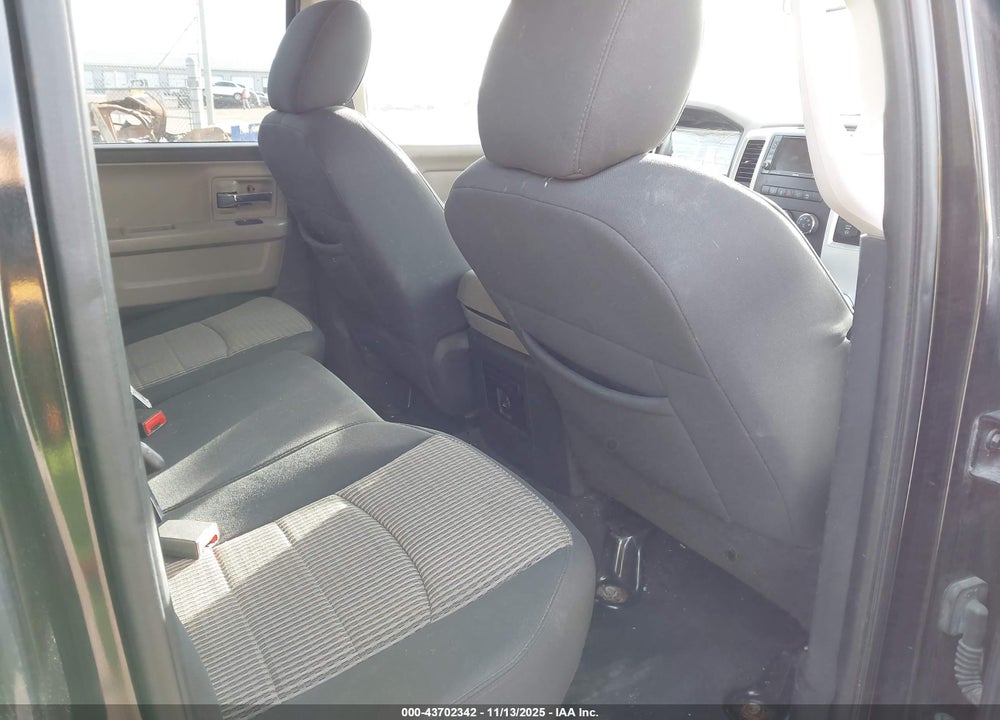 2011 RAM 1500 SLT VIN: 1D7RB1GT9BS555050