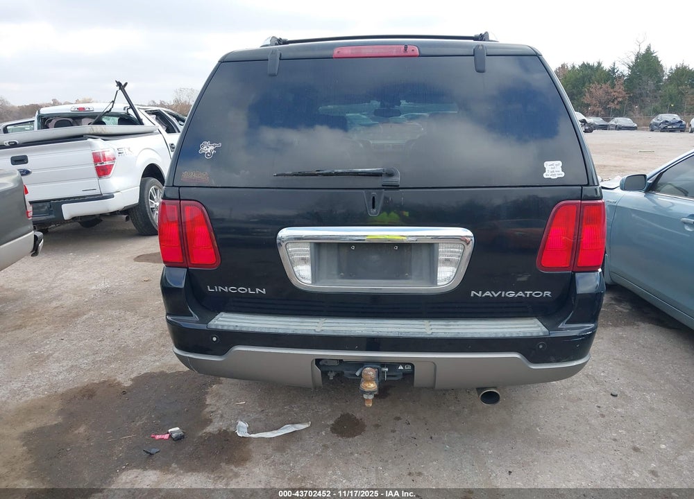 2004 LINCOLN NAVIGATOR VIN: 5LMFU28RX4LJ43628