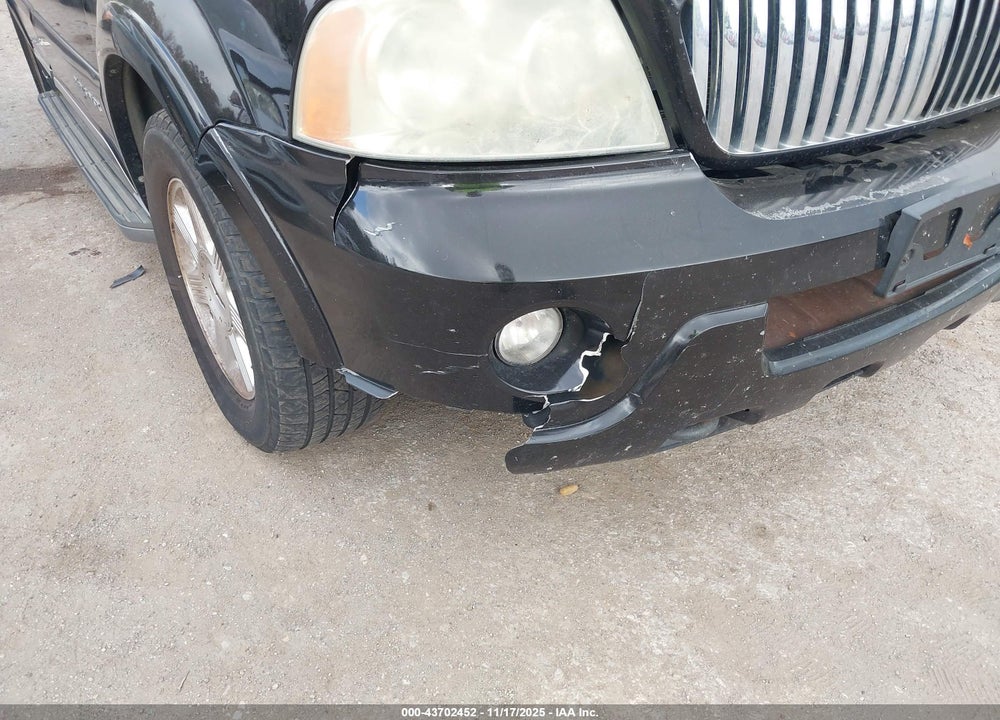 2004 LINCOLN NAVIGATOR VIN: 5LMFU28RX4LJ43628