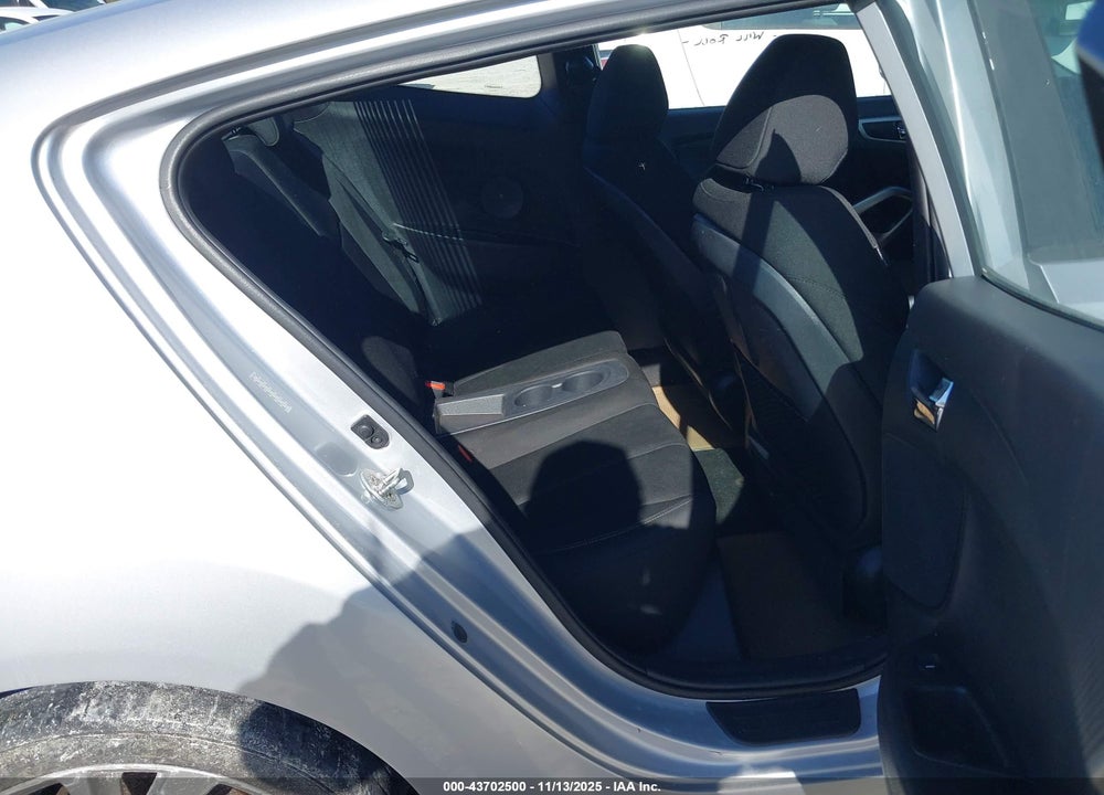 2017 HYUNDAI VELOSTER VIN: KMHTC6ADXHU307359