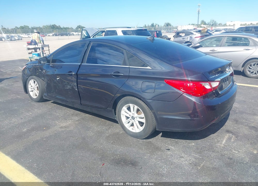2013 HYUNDAI SONATA GLS VIN: 5NPEB4AC1DH721758