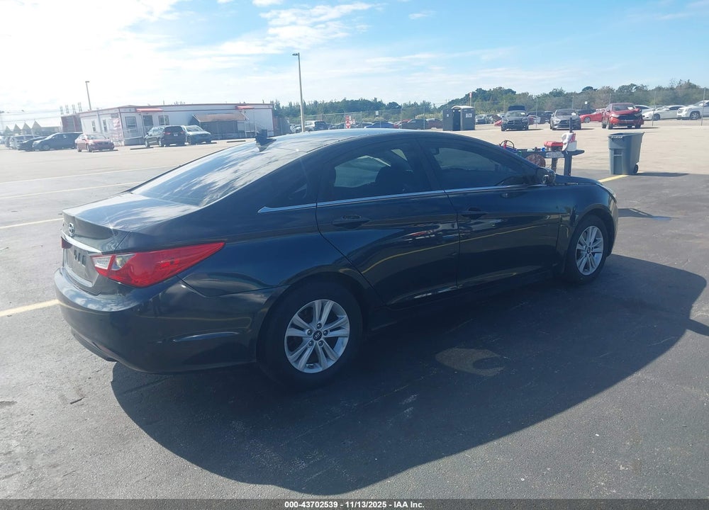 2013 HYUNDAI SONATA GLS VIN: 5NPEB4AC1DH721758