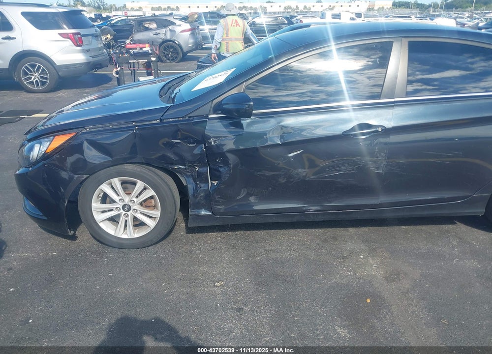 2013 HYUNDAI SONATA GLS VIN: 5NPEB4AC1DH721758