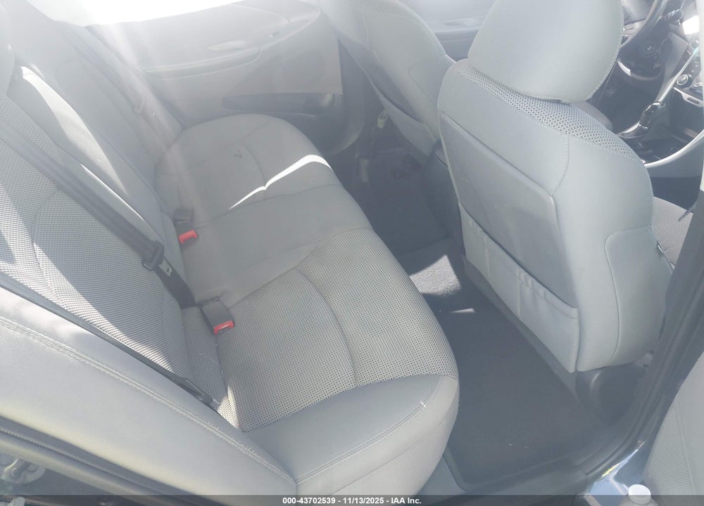 2013 HYUNDAI SONATA GLS VIN: 5NPEB4AC1DH721758