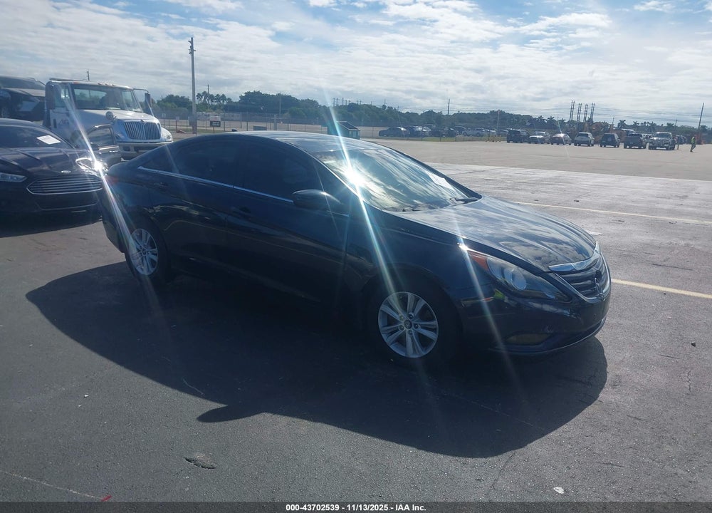 2013 HYUNDAI SONATA GLS VIN: 5NPEB4AC1DH721758