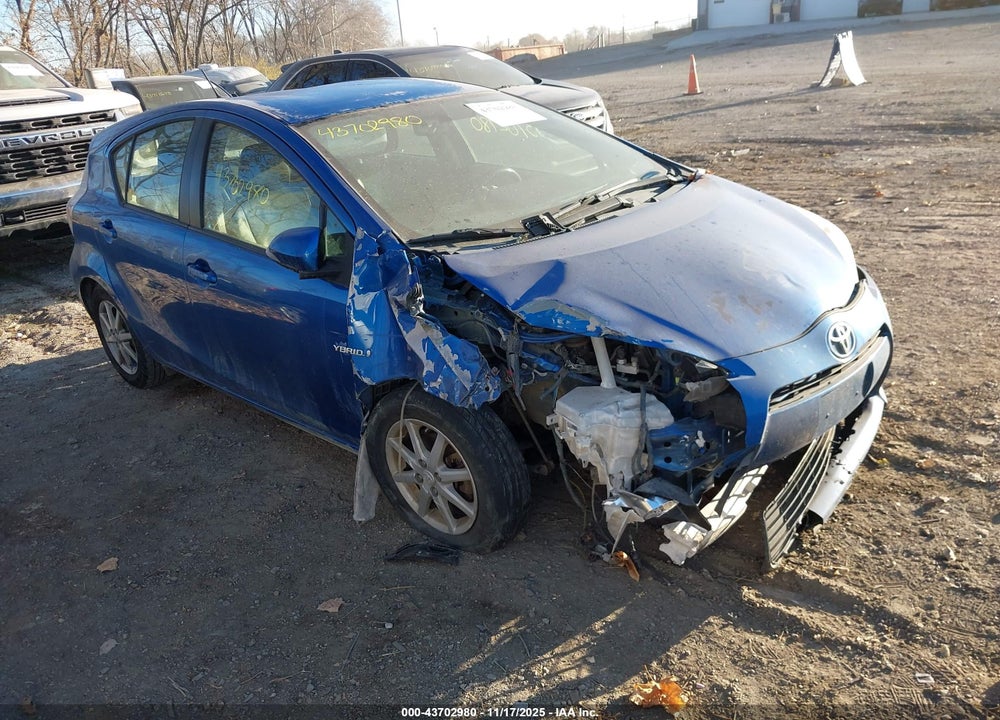 2012 TOYOTA PRIUS C FOUR VIN: JTDKDTB30C1015652