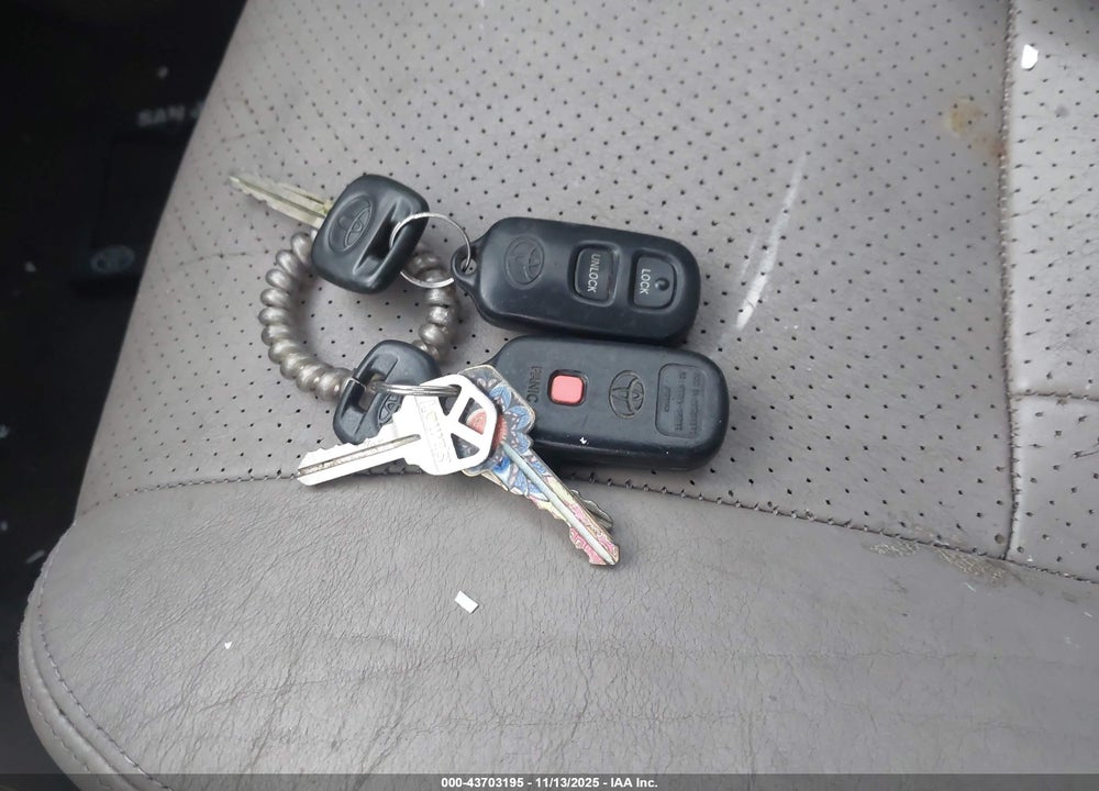 2004 TOYOTA RAV4 VIN: JTEHD20V640031141