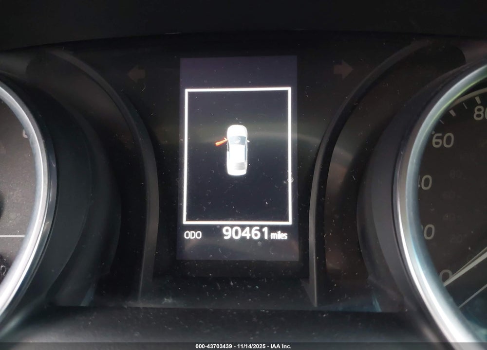 2018 TOYOTA CAMRY SE VIN: 4T1B11HK5JU527927