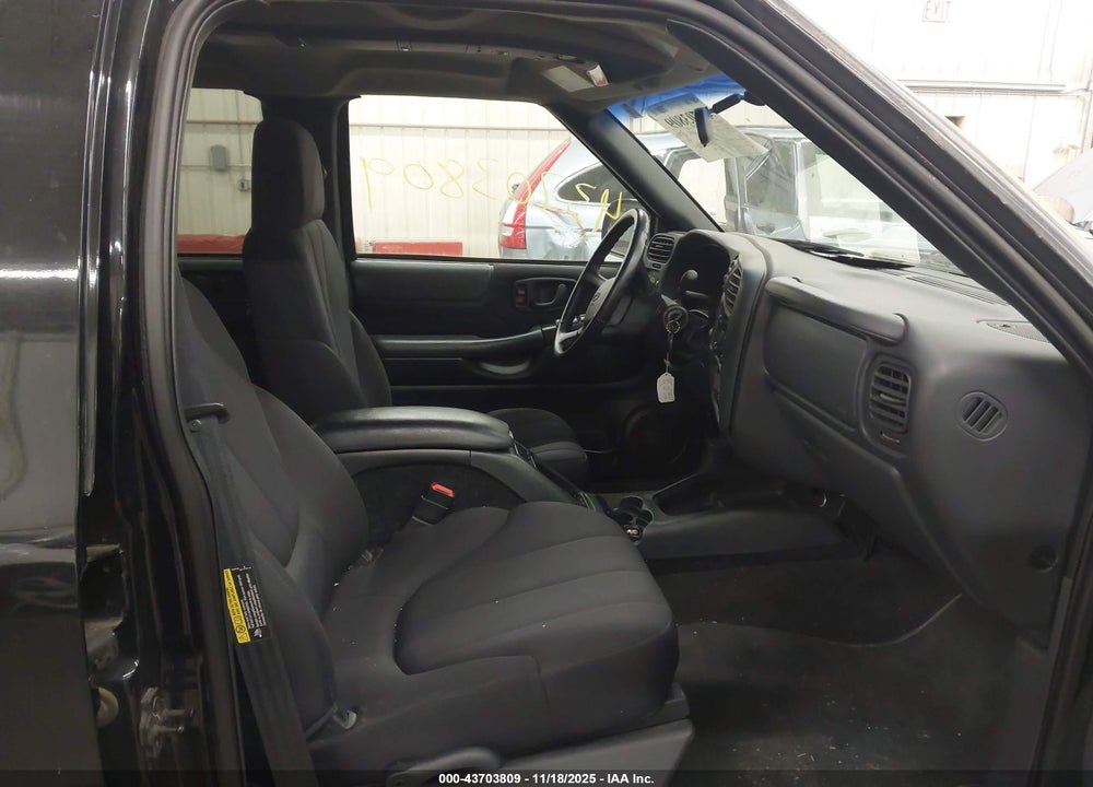 2003 CHEVROLET S-10 LS VIN: 1GCDT13X73K169898
