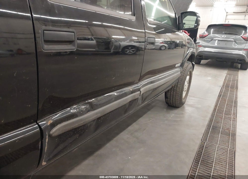 2003 CHEVROLET S-10 LS VIN: 1GCDT13X73K169898