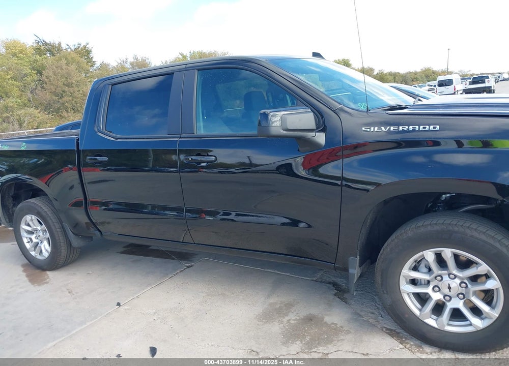 2026 CHEVROLET SILVERADO 1500 4WD SHORT BED RST VIN: 1GCUKEED8TZ136221