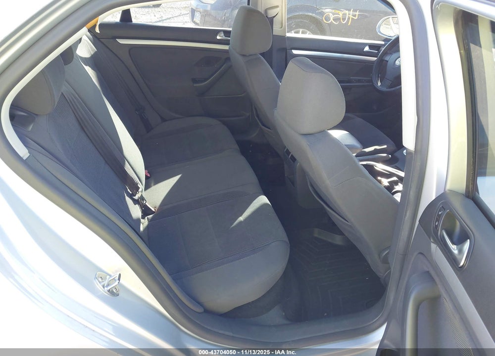 2007 VOLKSWAGEN JETTA VIN: 3VWPG71K57M053235