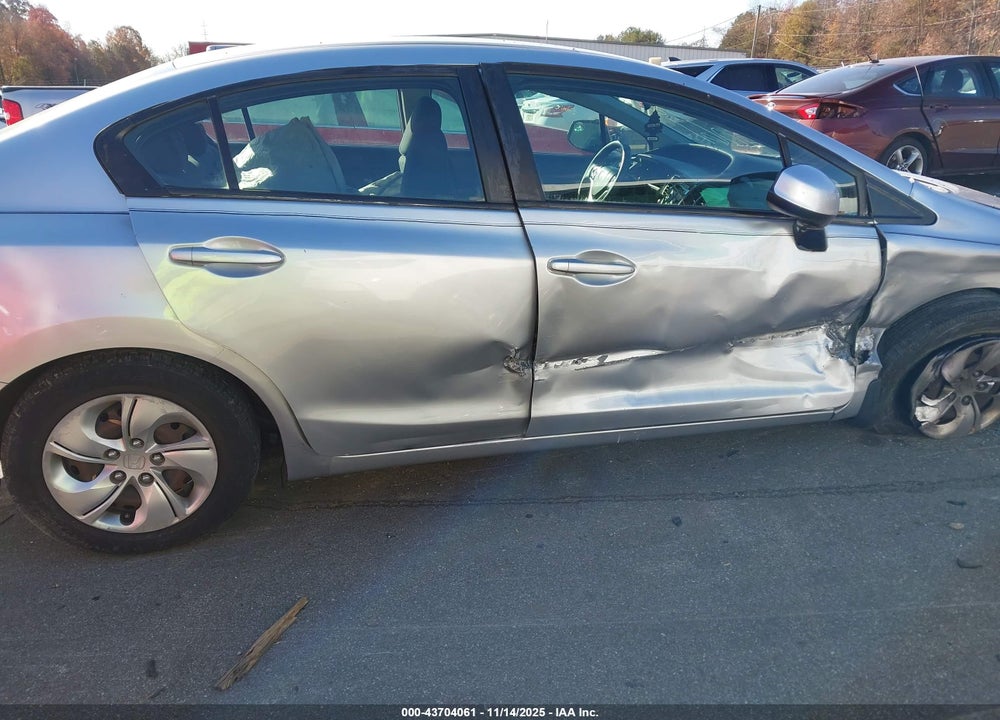 2013 HONDA CIVIC LX VIN: 19XFB2F57DE079666