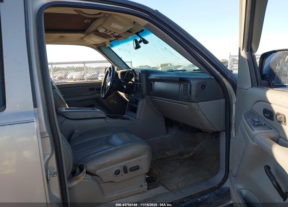 2004 CHEVROLET SUBURBAN 1500 LT VIN: 3GNFK16Z84G217823