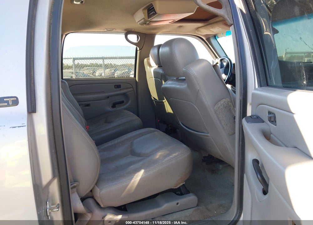 2004 CHEVROLET SUBURBAN 1500 LT VIN: 3GNFK16Z84G217823