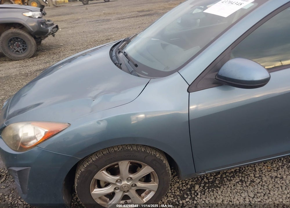 2011 MAZDA 3 VIN: JM1BL1VG0B1445475