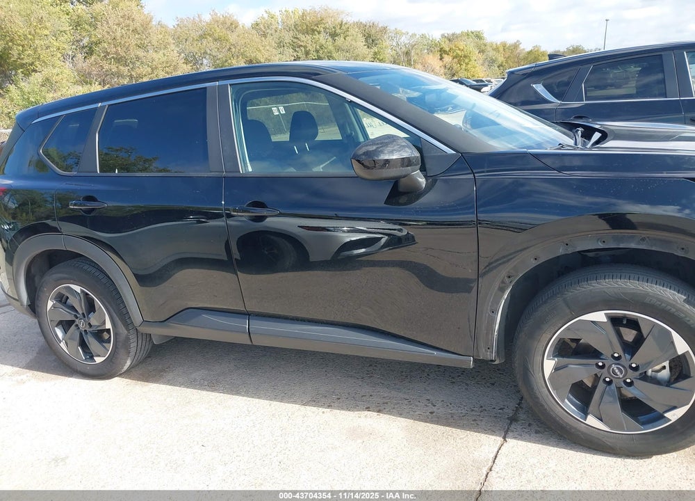 2025 NISSAN ROGUE VIN: 5N1BT3BB8SC800672