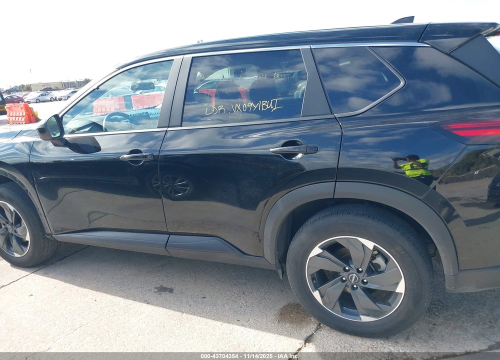 2025 NISSAN ROGUE VIN: 5N1BT3BB8SC800672