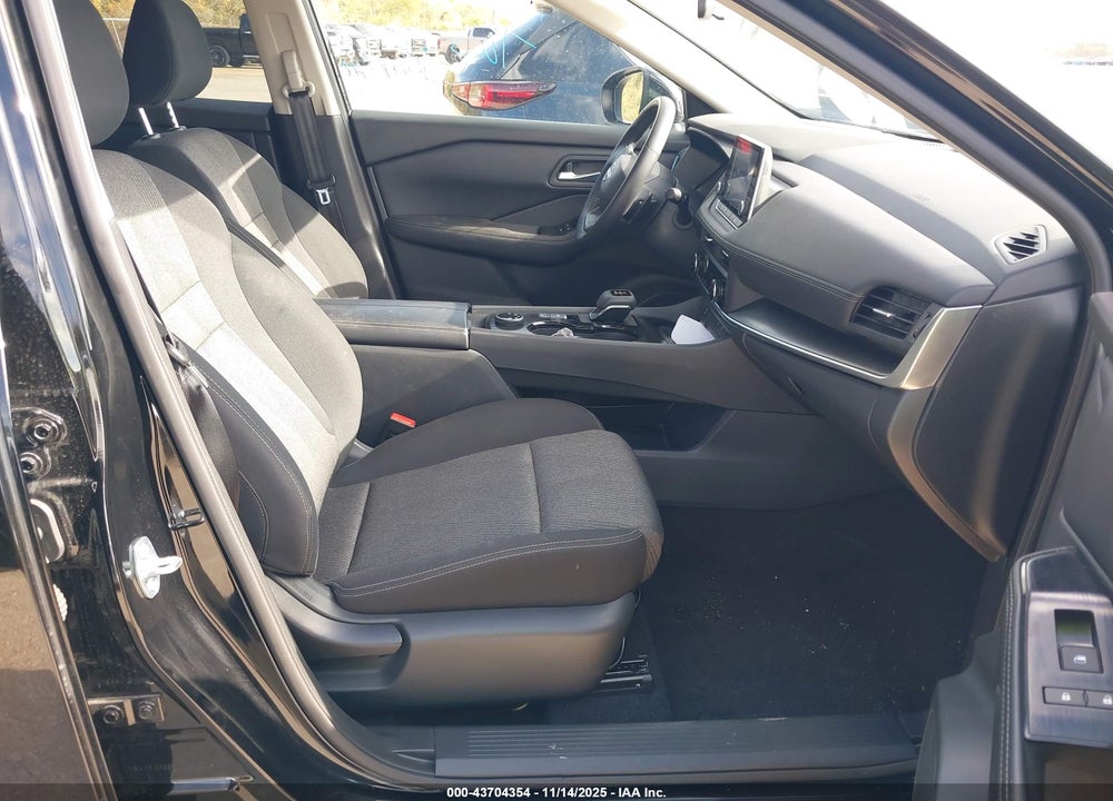 2025 NISSAN ROGUE VIN: 5N1BT3BB8SC800672