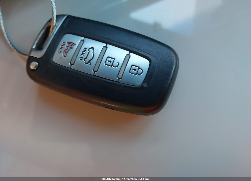 2014 HYUNDAI SONATA SE VIN: 5NPEC4AC2EH886118