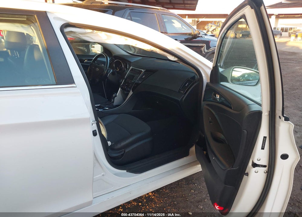 2014 HYUNDAI SONATA SE VIN: 5NPEC4AC2EH886118