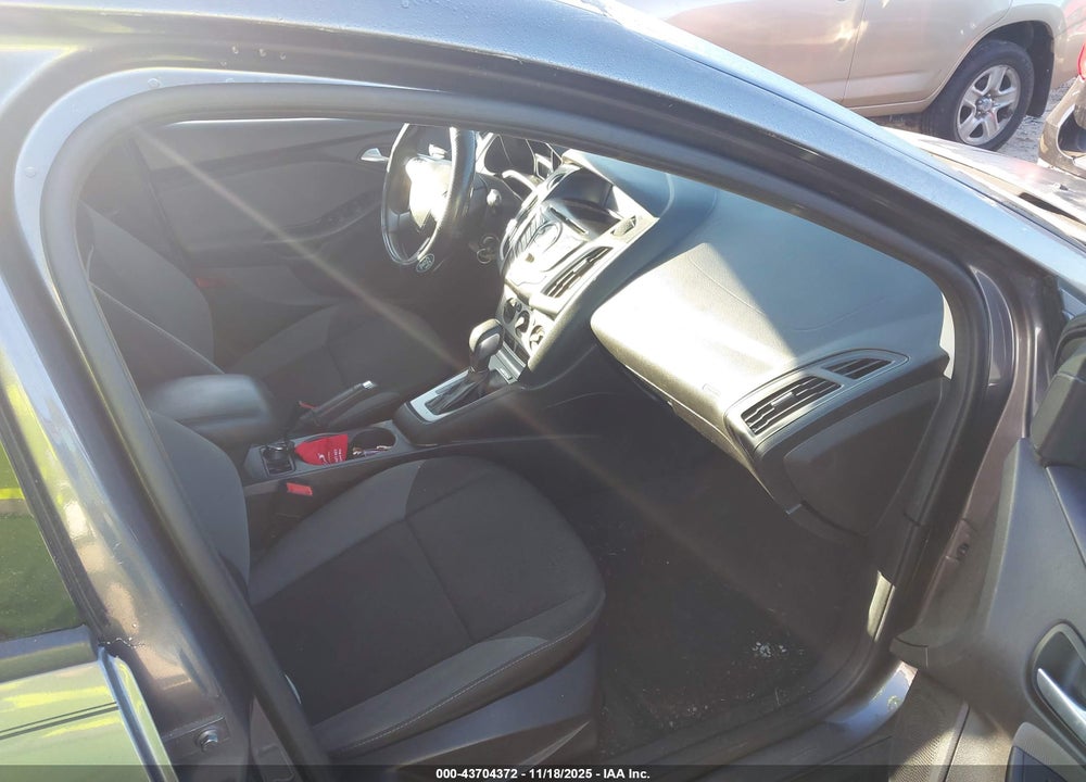 2014 FORD FOCUS SE VIN: 1FADP3K24EL396197