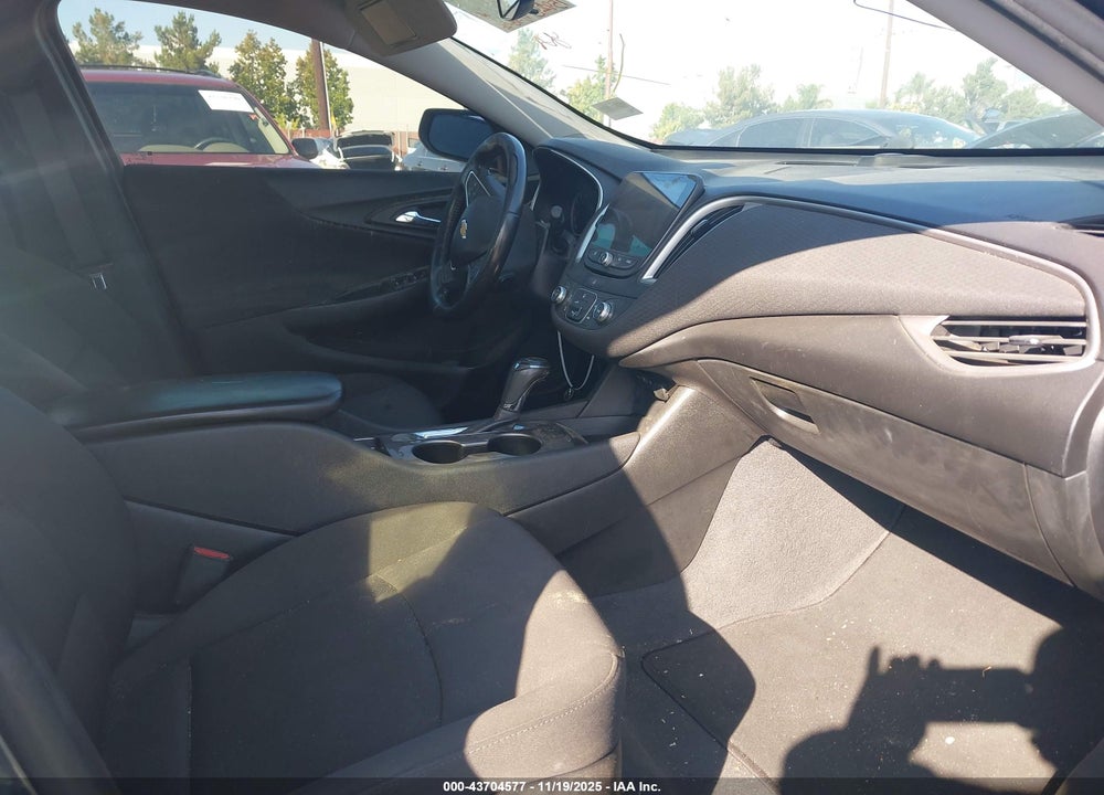 2019 CHEVROLET MALIBU RS VIN: 1G1ZG5ST4KF188358