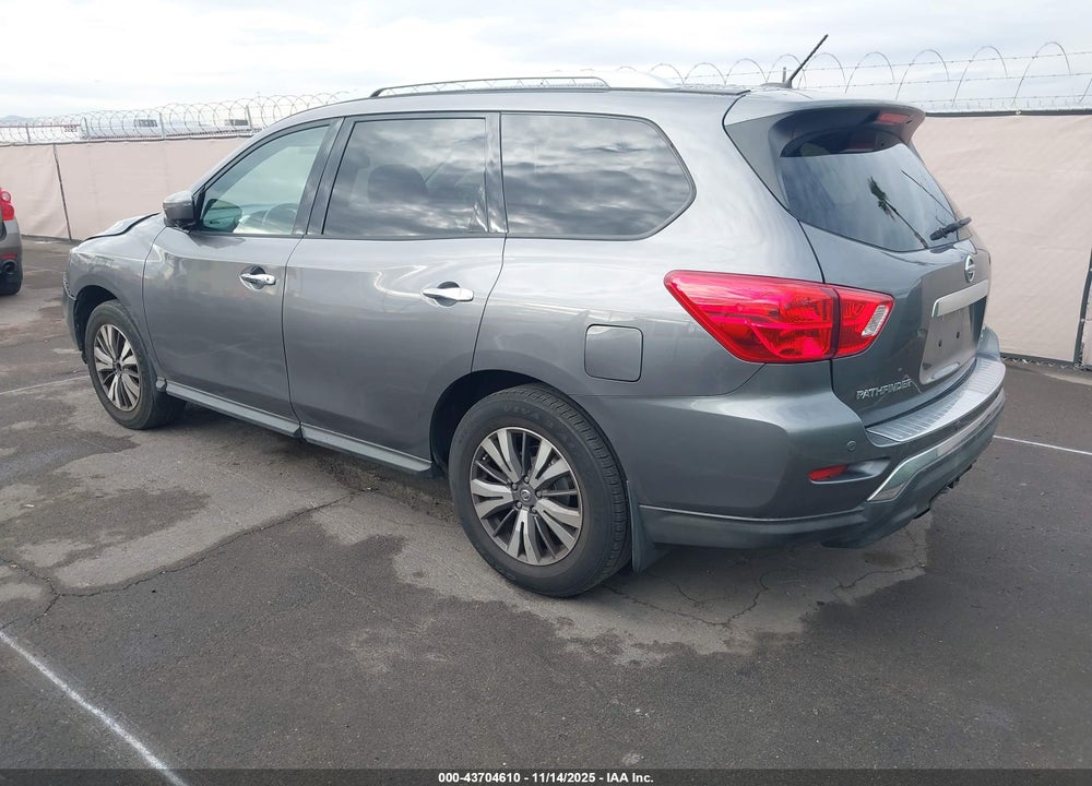 2017 NISSAN PATHFINDER SL VIN: 5N1DR2MM8HC686391