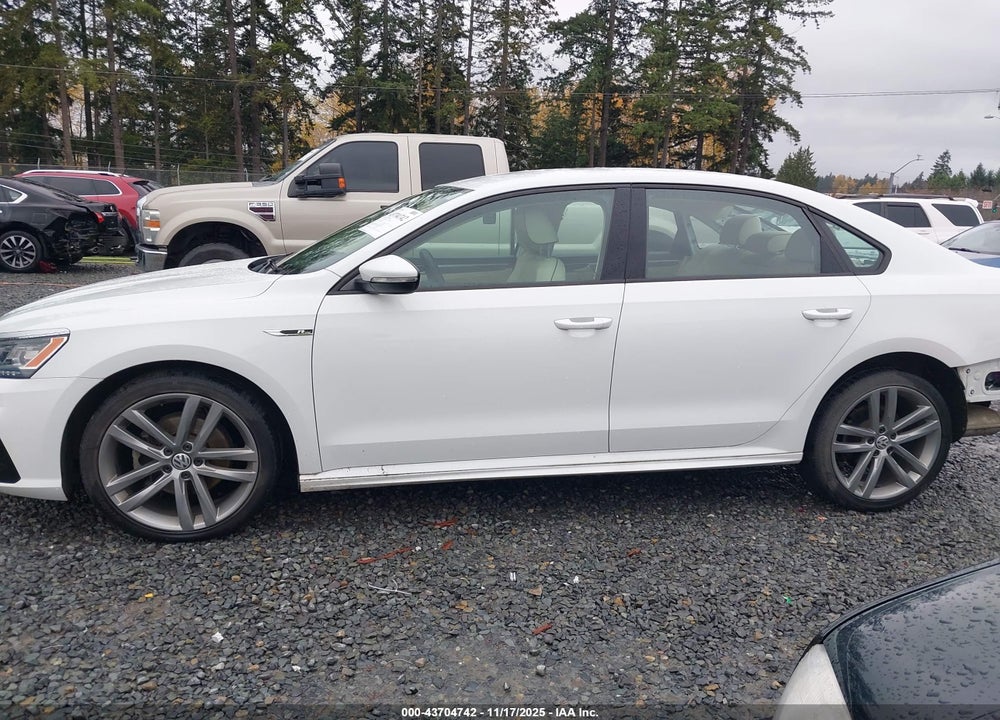 2018 VOLKSWAGEN PASSAT 2.0T R-LINE/2.0T S VIN: 1VWAA7A33JC043909