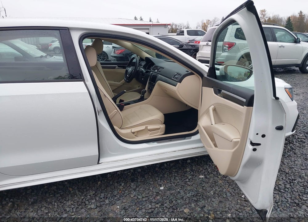 2018 VOLKSWAGEN PASSAT 2.0T R-LINE/2.0T S VIN: 1VWAA7A33JC043909