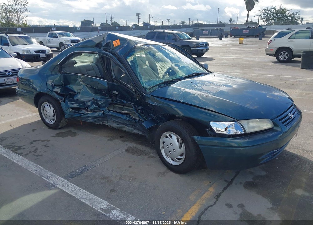 1998 TOYOTA CAMRY LE VIN: JT2BG22K9W0171040