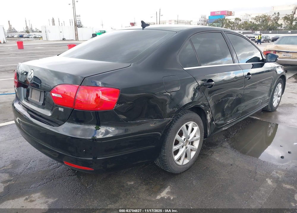 2014 VOLKSWAGEN JETTA 1.8T SE VIN: 3VWD17AJ6EM395009
