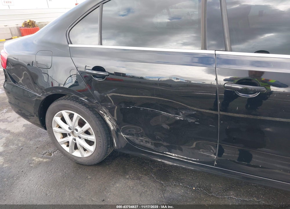 2014 VOLKSWAGEN JETTA 1.8T SE VIN: 3VWD17AJ6EM395009