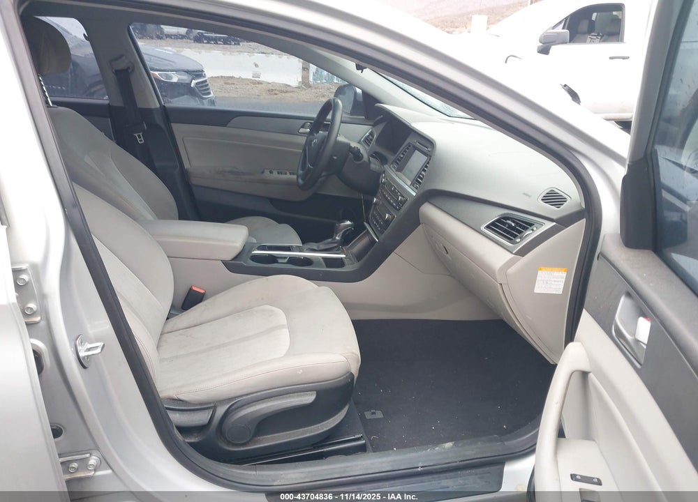 2017 HYUNDAI SONATA HYBRID SE VIN: KMHE24L13HA048508