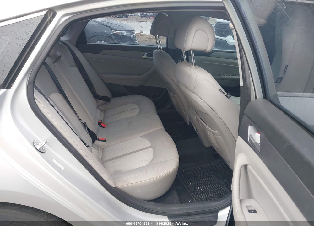 2017 HYUNDAI SONATA HYBRID SE VIN: KMHE24L13HA048508
