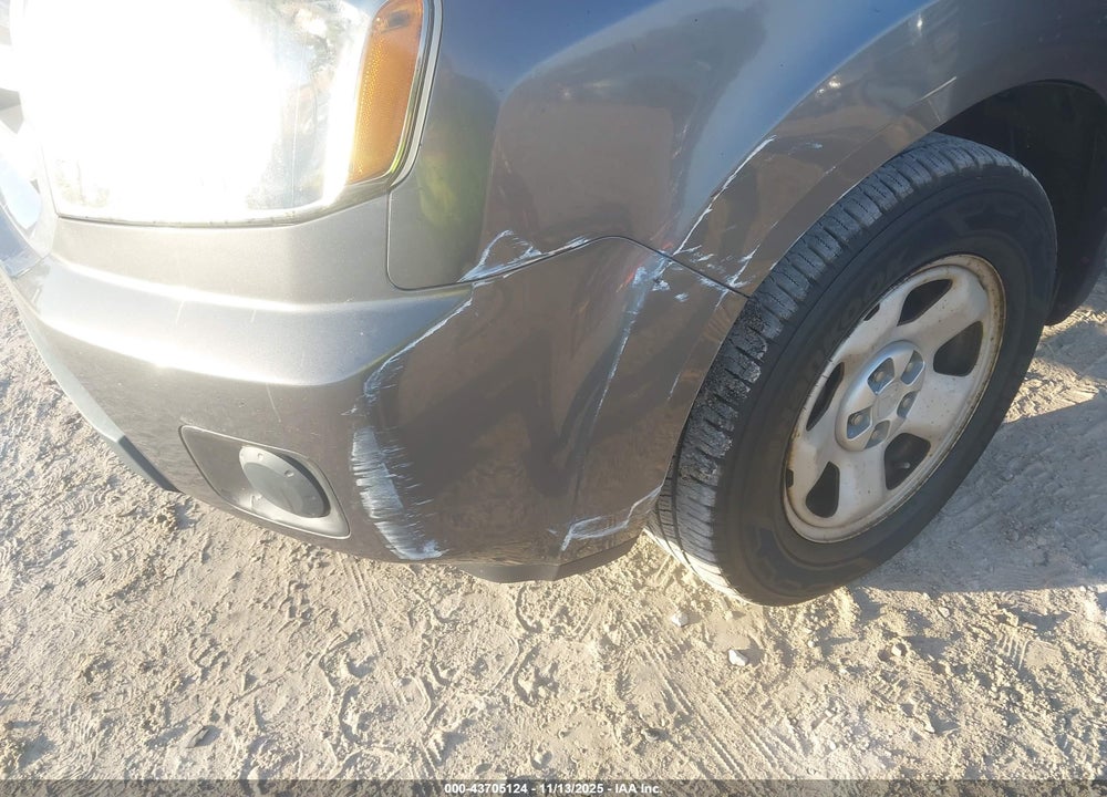 2010 HONDA PILOT LX VIN: 5FNYF4H2XAB023836