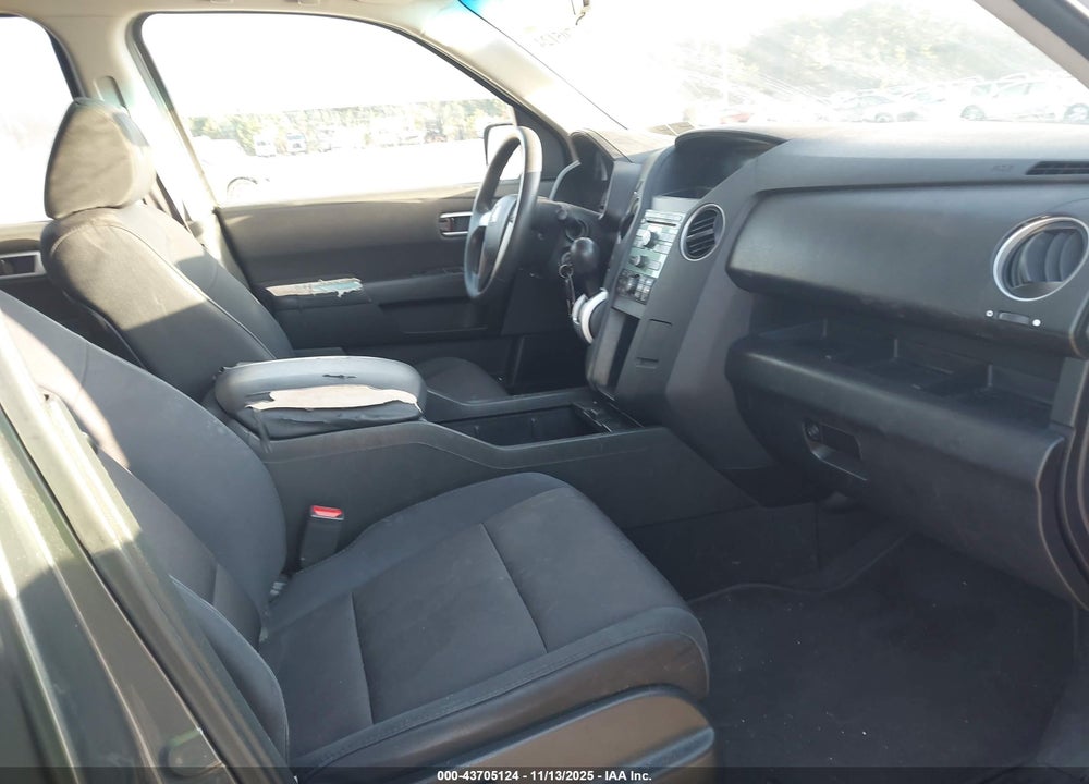 2010 HONDA PILOT LX VIN: 5FNYF4H2XAB023836
