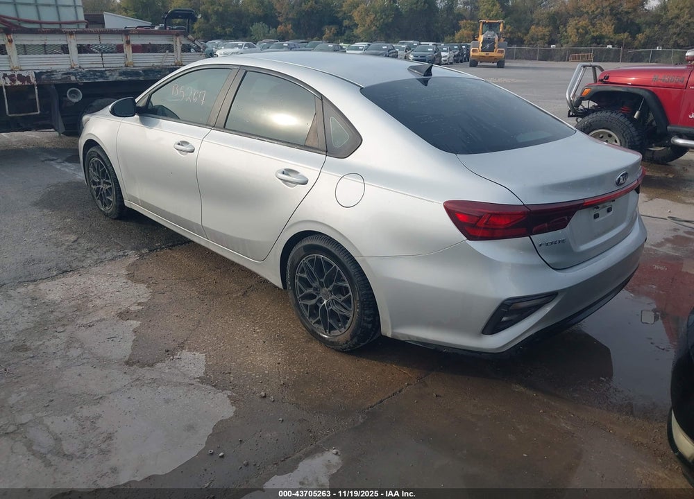 2019 KIA FORTE LXS VIN: 3KPF24AD1KE135267
