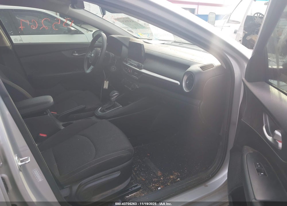 2019 KIA FORTE LXS VIN: 3KPF24AD1KE135267
