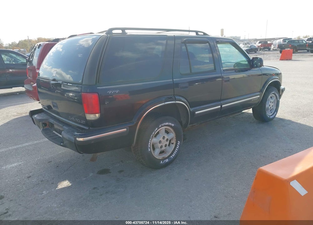 1999 CHEVROLET BLAZER LS VIN: 1GNDT13W8X2109214