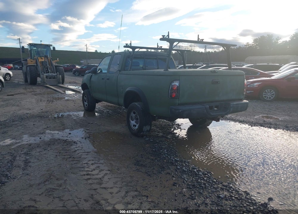 2002 TOYOTA TUNDRA SR5 V8 VIN: 5TBBT441X2S329470
