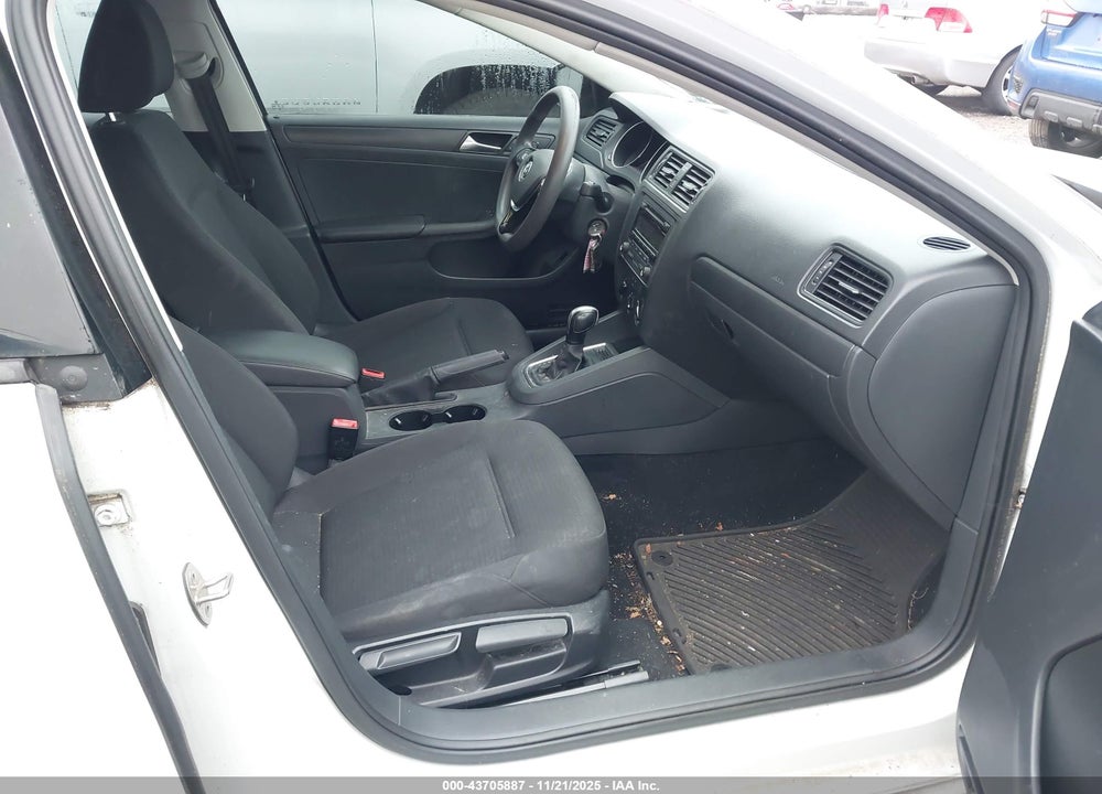 2015 VOLKSWAGEN JETTA 2.0L S VIN: 3VW2K7AJ5FM310862