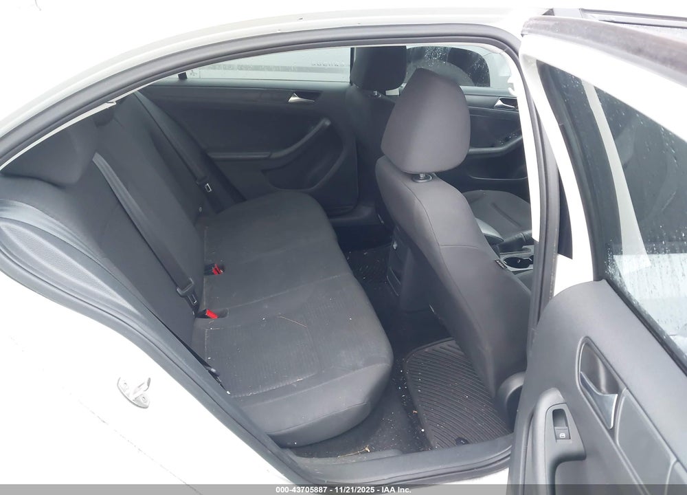 2015 VOLKSWAGEN JETTA 2.0L S VIN: 3VW2K7AJ5FM310862