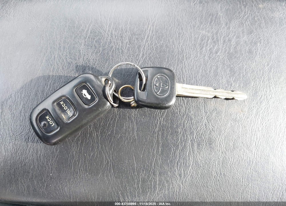 2002 TOYOTA CAMRY SE VIN: JTDBE32K120107684