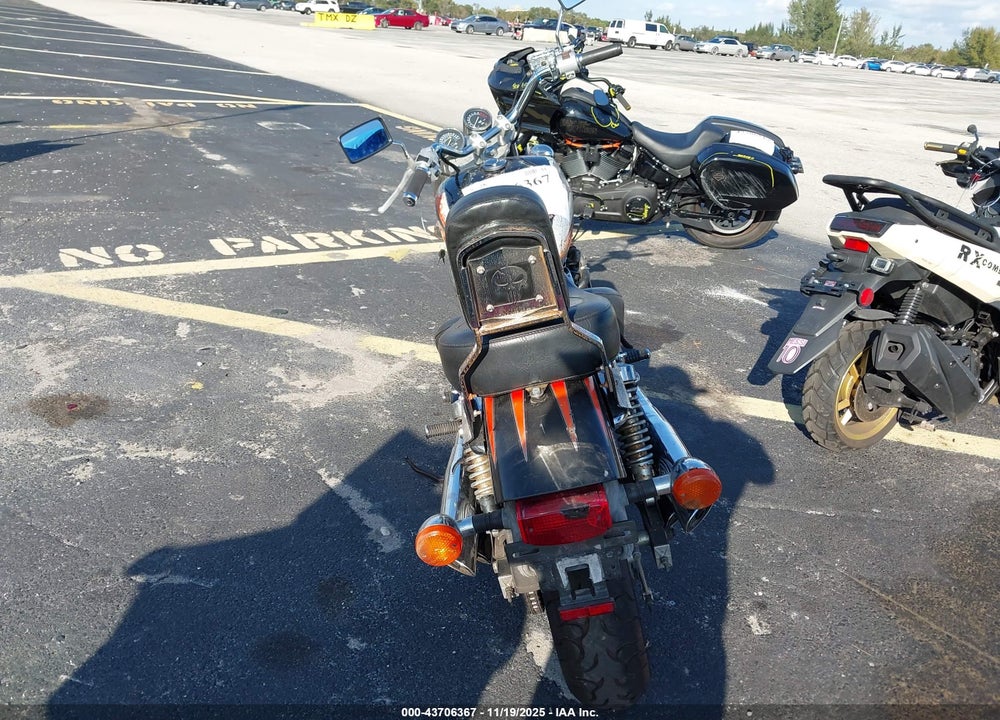 1999 HONDA VF750 C2 VIN: JH2RC4335XM400531