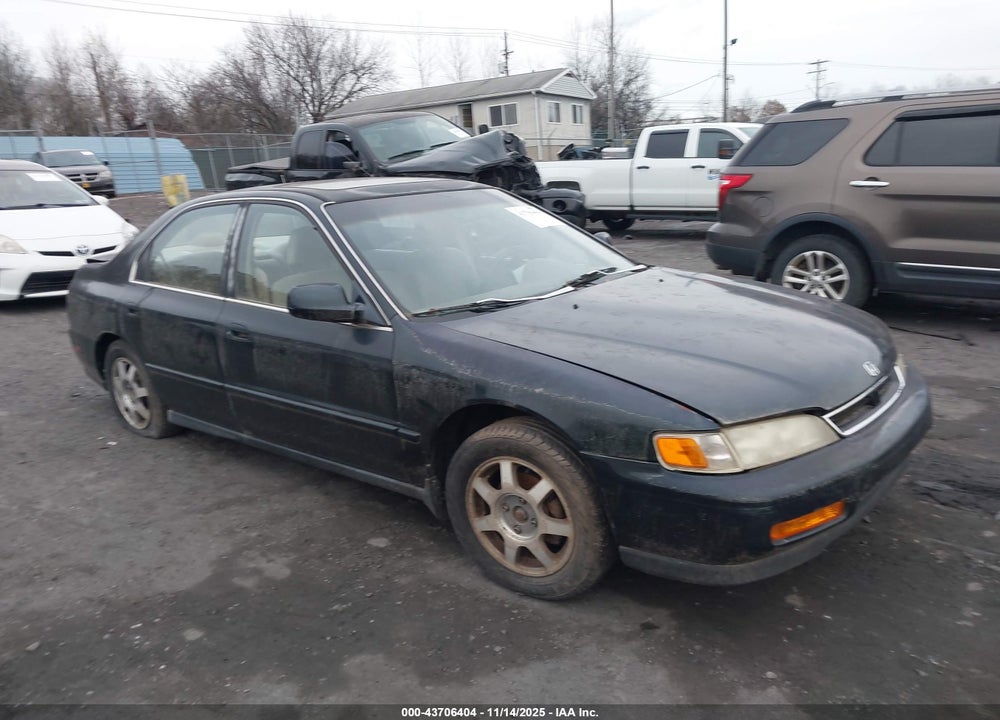 1995 HONDA ACCORD EX VIN: 1HGCD5652SA105431