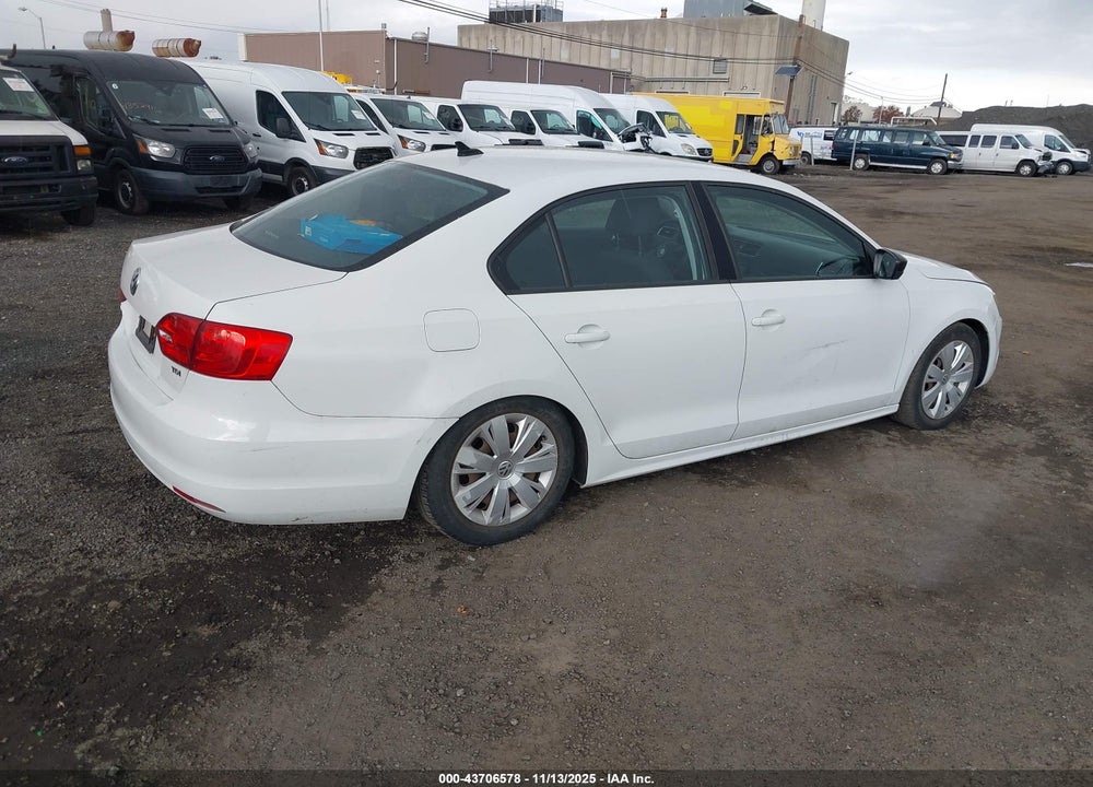 2014 VOLKSWAGEN JETTA VIN: 3VW3L7AJ1EM326167